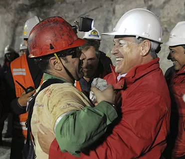 KL4.5LM ATEX-zertifizierte LED-Bergarbeiter-Scheinwerfer mit 15h Laufzeit Magnetladung 9